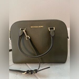 Michael Kors Medium Hunter Green Purse EUC